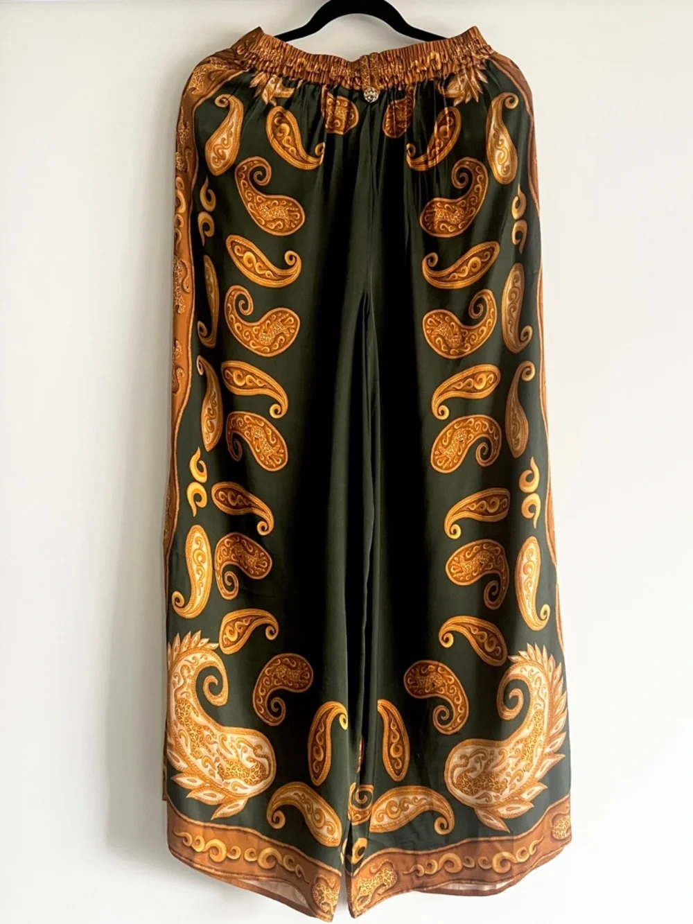 FARM Rio Olive Green Wide-Leg Pants with Golden Paisley Print Size Small NWT